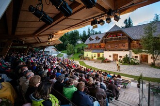 Huabn Theater_stage_Eastern Styria | © Brandluckner Huabn Theater