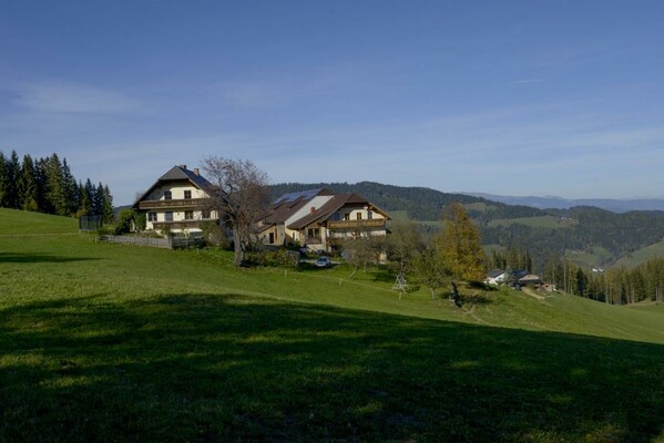 Ferienhof Pletz-exterior view-Murtal-Styria | © Monika und Robert Pletz