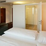 Bild von Doppelzimmer mit Terrasse, Dusche, WC | © MT Hotel